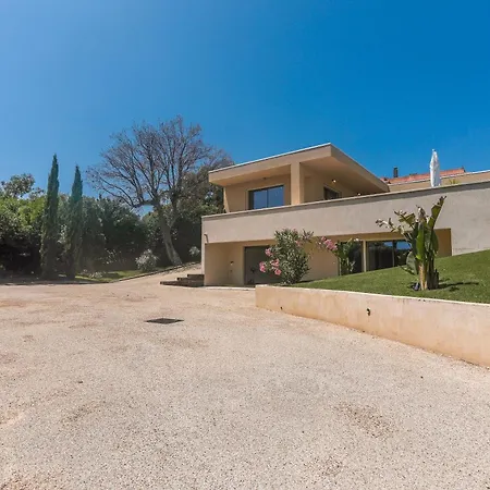 La Capitane Гримо