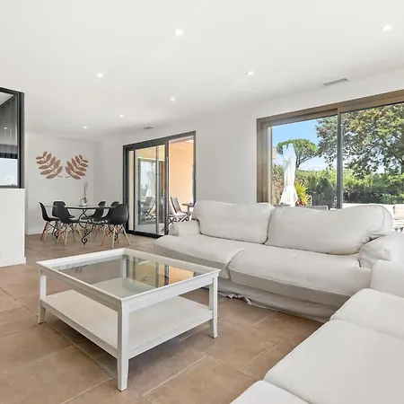 ヴィラ La Capitane *